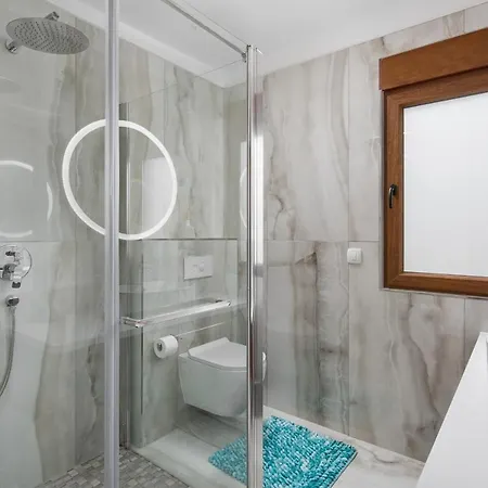 Luxury With A Swimming Pool - 18568 Villa *