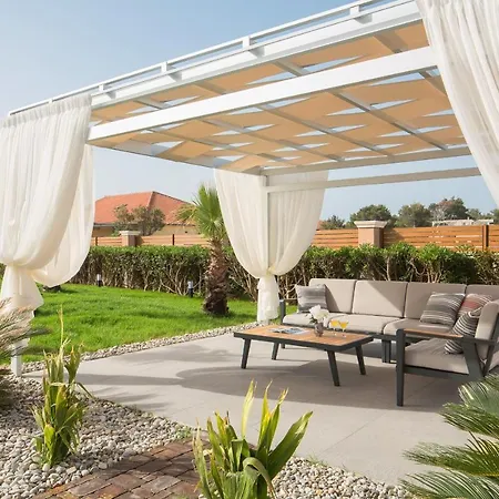 Luxury With A Swimming Pool - 18568 Villa