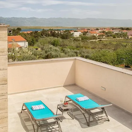 Villa Luxury With A Swimming Pool - 18568